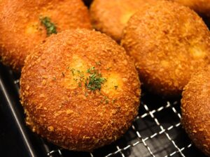 Croqueta de jamón serrano con bechamel
